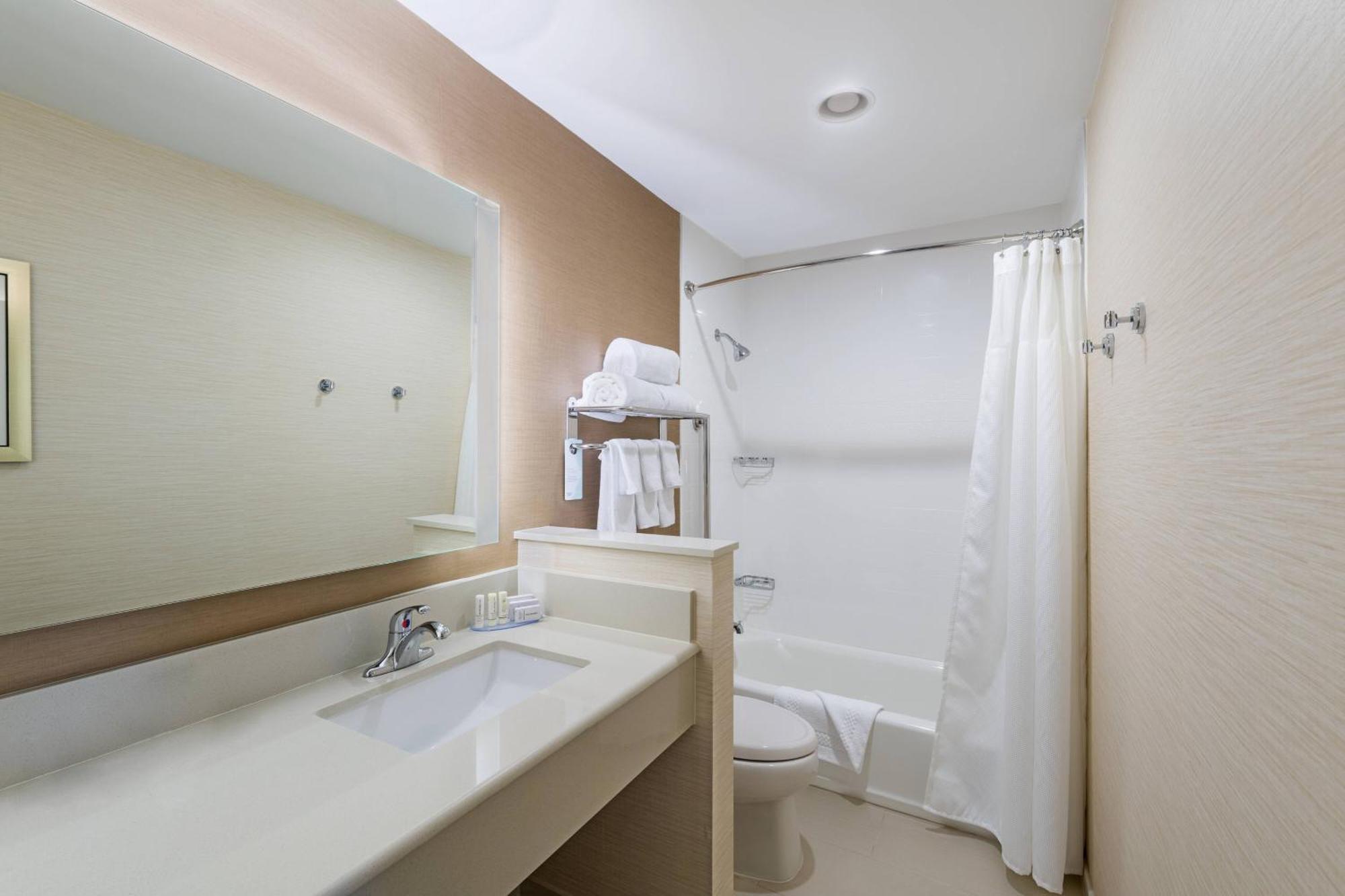 Fairfield By Marriott Inn & Suites Uncasville Mohegan Sun Area מראה חיצוני תמונה